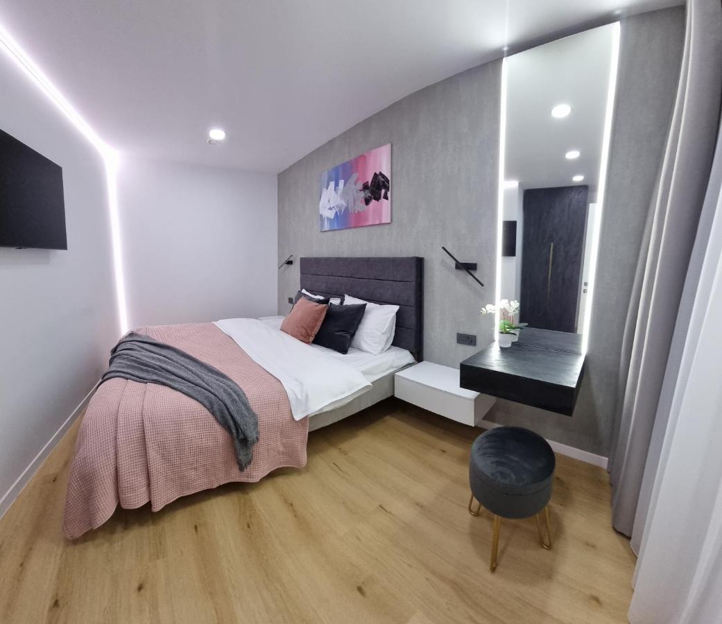 Casa Chiper - Apartament Etaj 1 Braşov Eksteriør billede